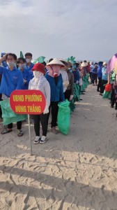 Nhân dân phường Hùng thắng ra quân vệ sinh môi trường trước ngày bầu cử Trưởng khu phố